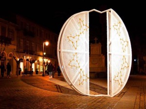 Nafplion Residents Decorate Town with Recycled Material